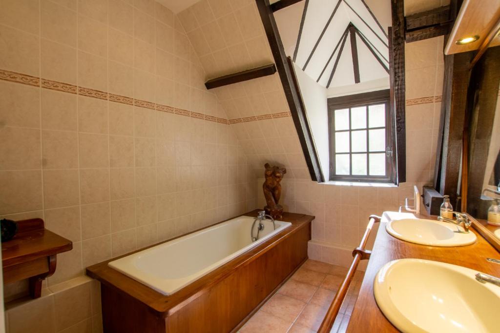 Saint-Amand-de-Vergt Bed & Breakfast | Chambre d hotes IRIS
