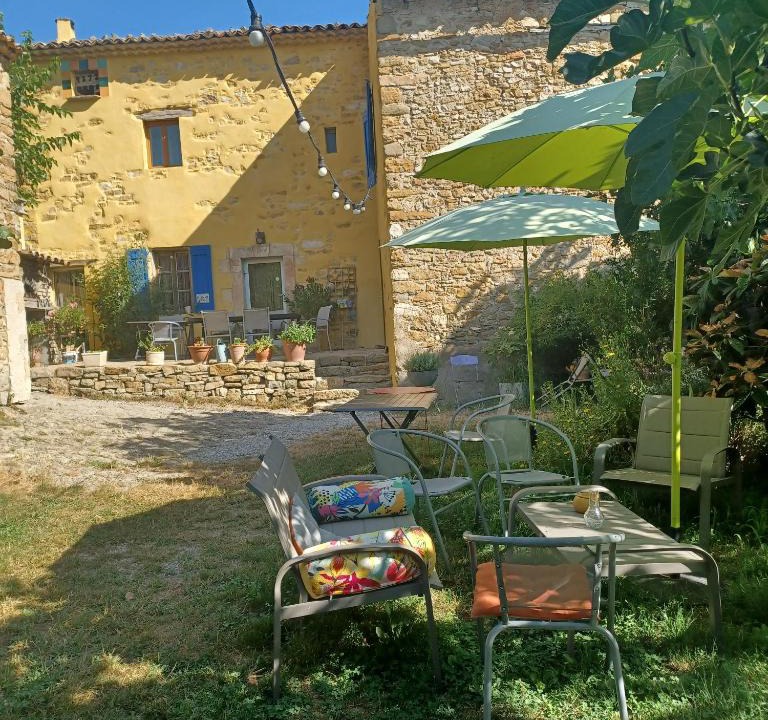 Ongles Bed & Breakfast | chambre dans ferme provençale