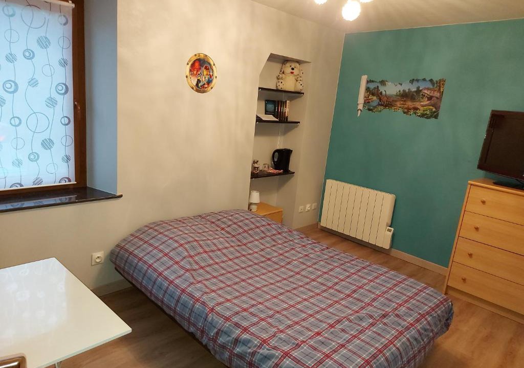 Bachant House | Chambre dans un écrin de verdure