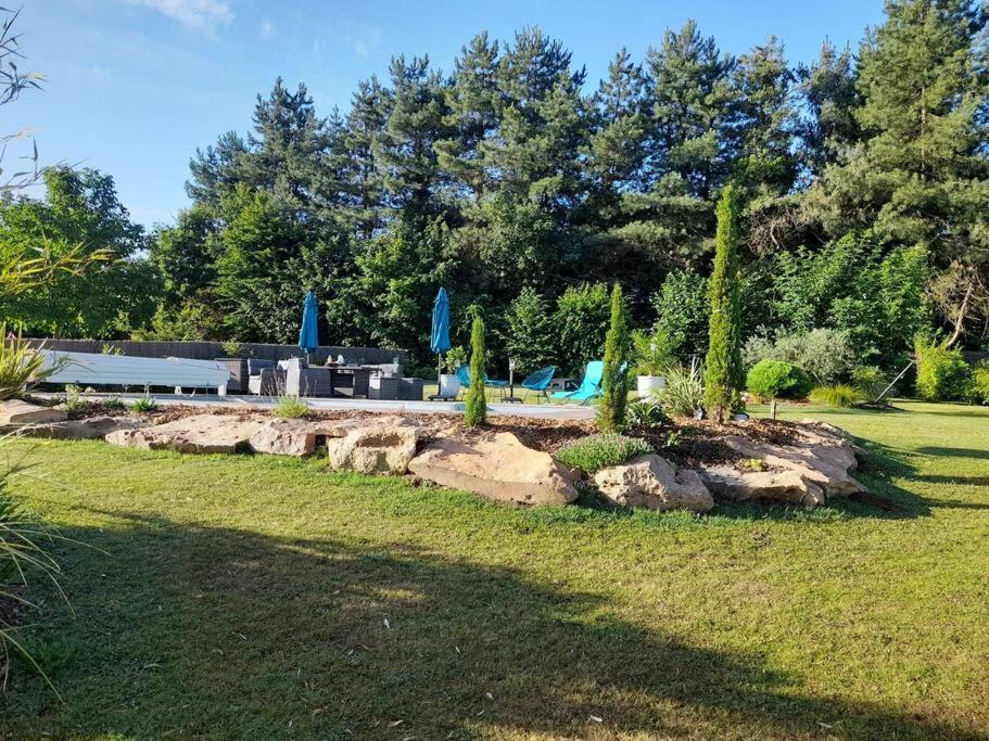 Angrie Bed & Breakfast | CHAMBRE DANS UN ECRIN DE VERDURE