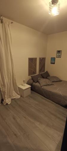 Saint-Pardoux-Isaac House | Chambre double avec lit clic clac