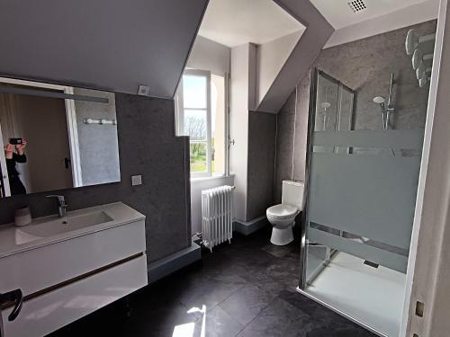 Vatan Bed & Breakfast | Chambre double au château de Villechauvon