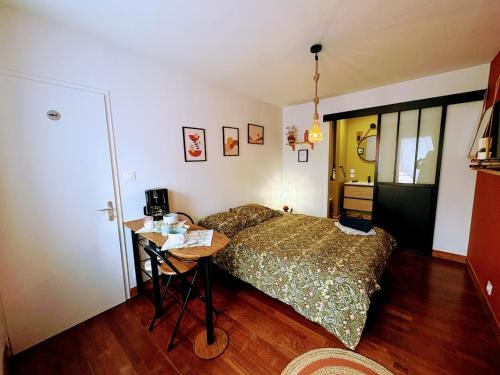 Creances Bed & Breakfast | Chambre du Cotentin