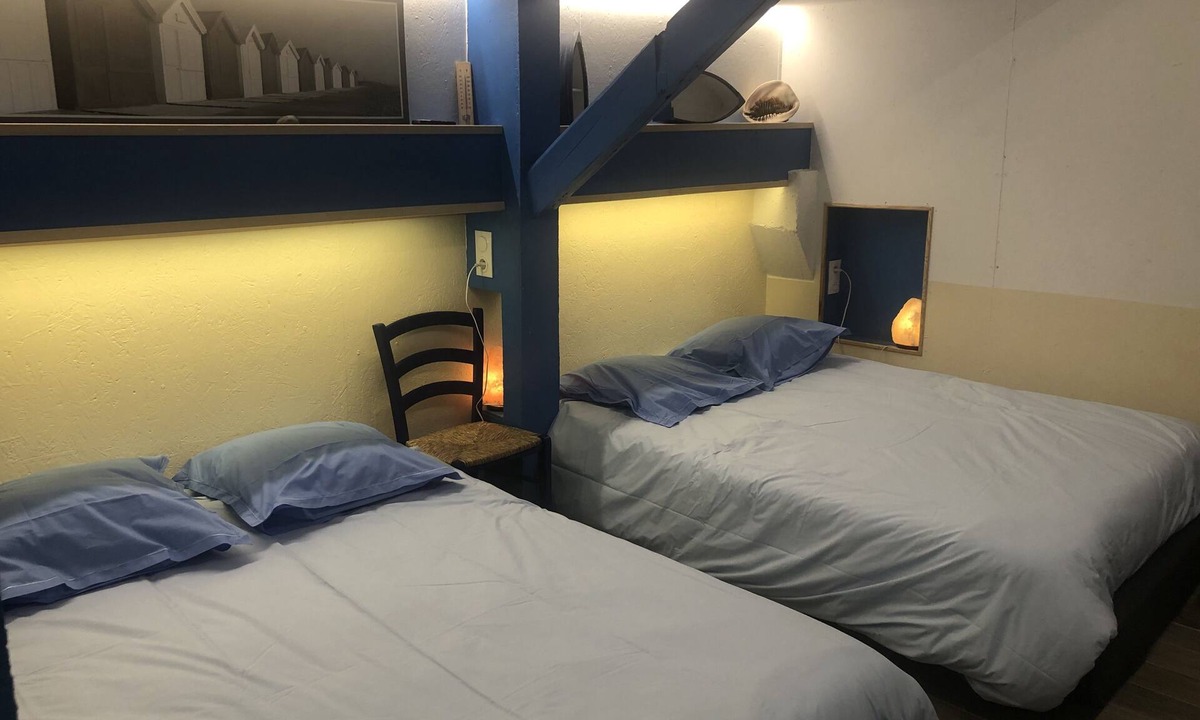 Barberey-aux-Moines Apartment | Chambre de l'Eclusier