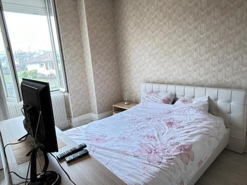 Montceau-les-Mines House | Chambre