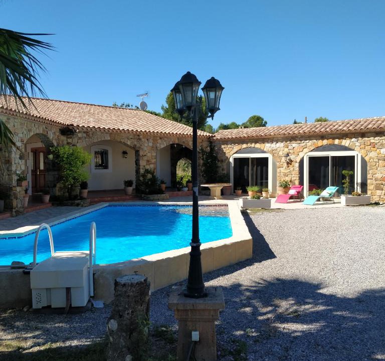 Saint-Andre-de-Roquelongue Bed & Breakfast | Chambre d'hôtes La Romaine