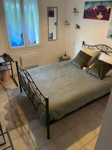 Saint-Medard-de-Guizieres Bed & Breakfast | Chambre zen