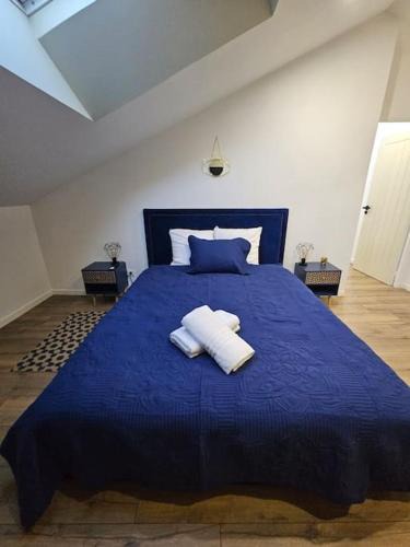 Sainte-Genevieve-des-Bois Apartment | Chambre Attrape rêves