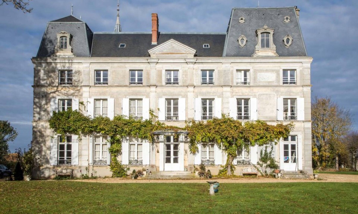 Verneuil-sur-Avre Bed & Breakfast | Chambres d'Hotes Château de la Puisaye