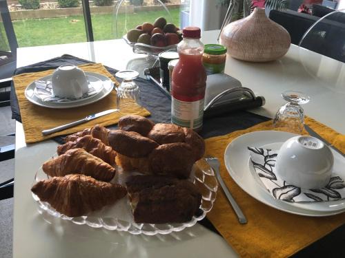 Le Landry Bed & Breakfast | Chambre hôtes nichée sous les toits