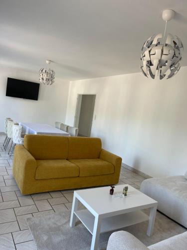 Saint-Amant-Tallende House | chambre individuelle à st amant tallende 63450