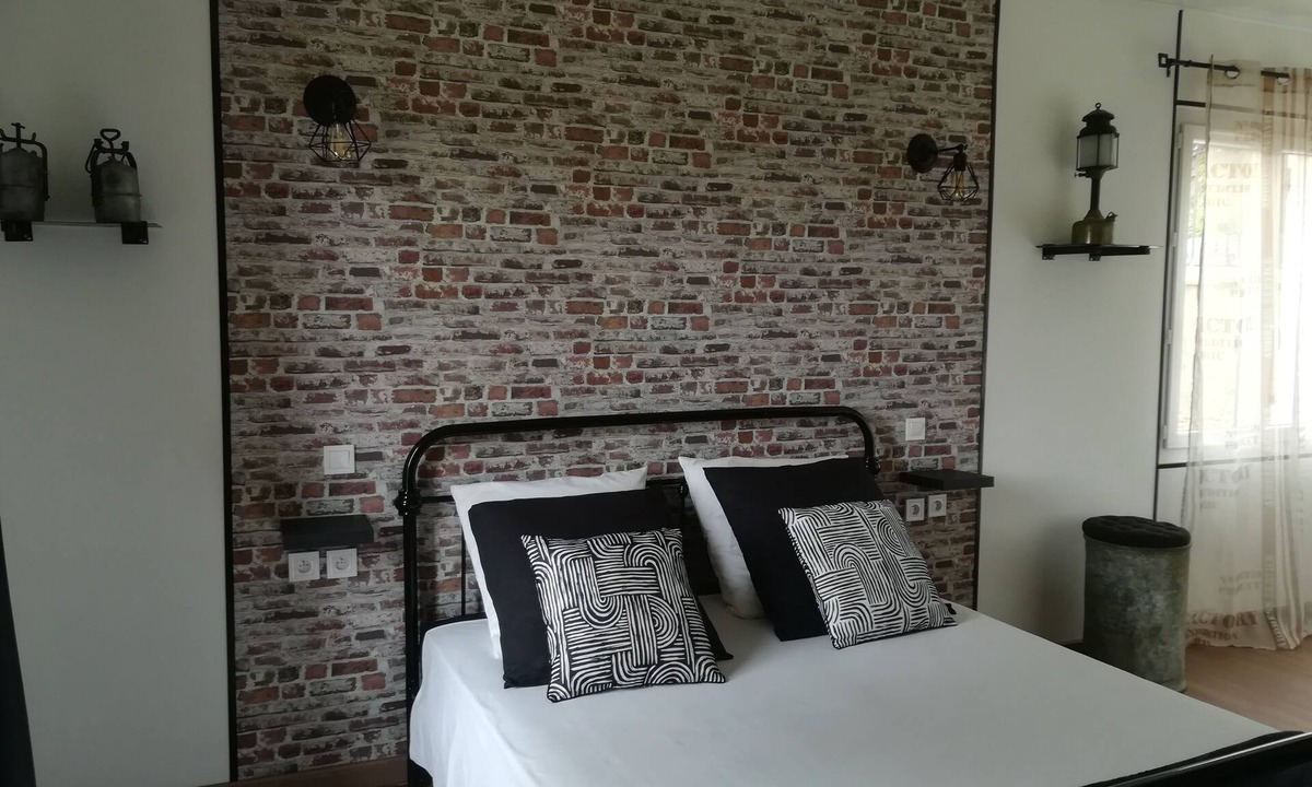 Granges-dAns Bed & Breakfast | Chambre Industrielle