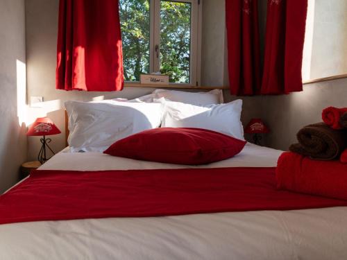 Sapois Bed & Breakfast | Chambre Jonquille avec entrée privée et animaux admis - FR-1-589-718