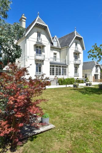 Saint-Etienne-au-Mont House | Chambre king-size