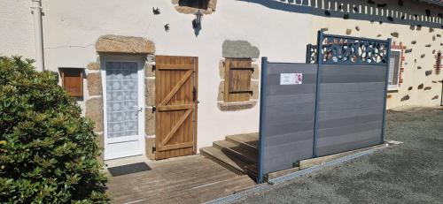 La Celle-sous-Gouzon Bed & Breakfast | Chambre les orchidées