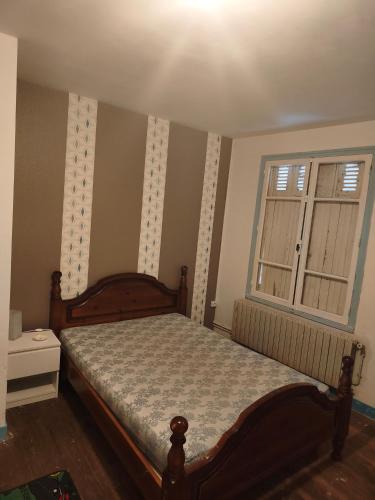 Saint-Hilaire-la-Palud House | Chambre lit double