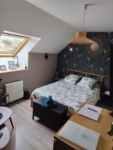 Tourville-la-Campagne House | chambre lit double