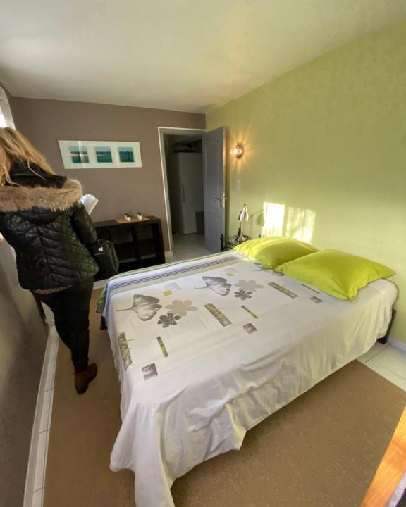 Puget-Ville House | Chambre Ouest pour 2 personnes à puget ville