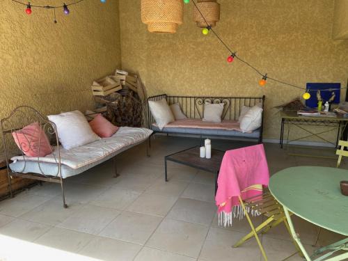 Villeneuve-les-Avignon House | Chambre privée en Provence