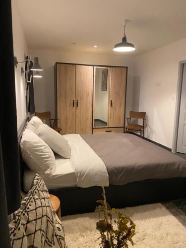 Parthenay Apartment | chambre privée avec SDB