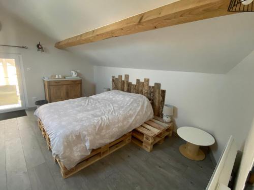 Fontainebrux Bed & Breakfast | Chambre privative chez Toutoune