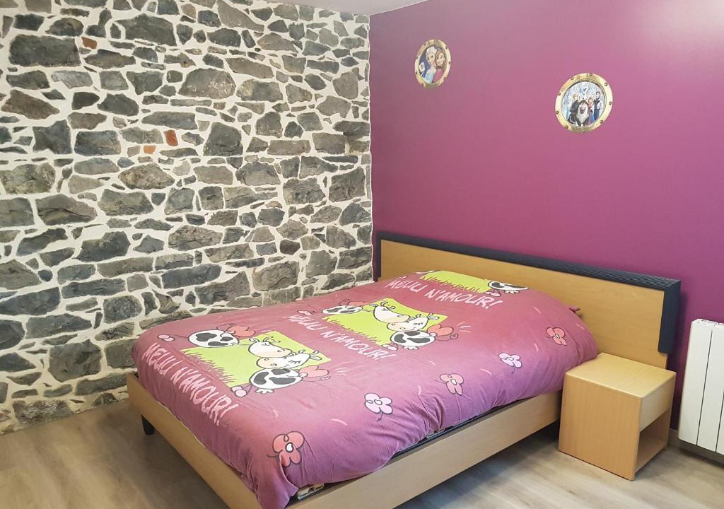 Bachant House | Chambre Rose à la Campagne