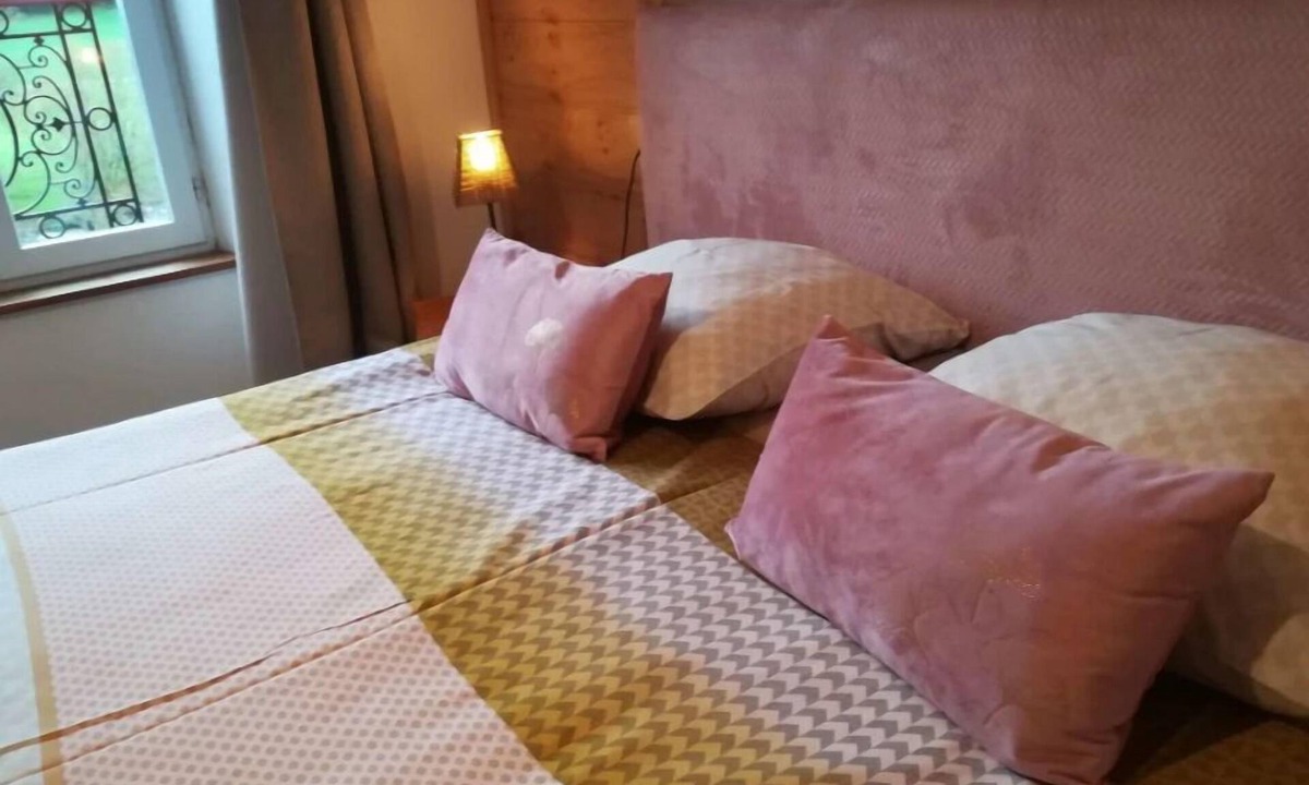 Mortagne-sur-Sevre Bed & Breakfast | Chambre "sèvre"