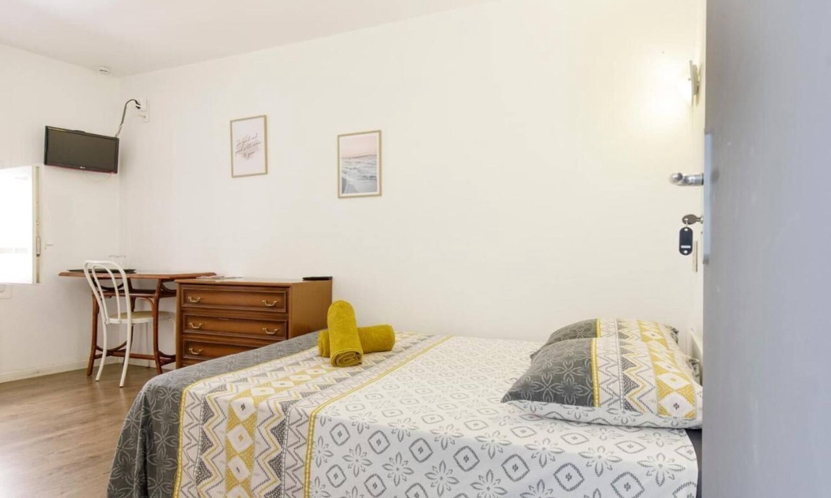 Gaillac House | Chambre Saint Pierre - Hypercentre - Gaillac