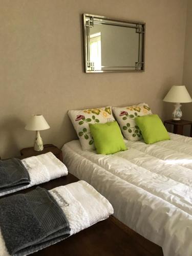 Fontenay-le-Comte House | chambre spacieuse dans maison de ville avec jardin