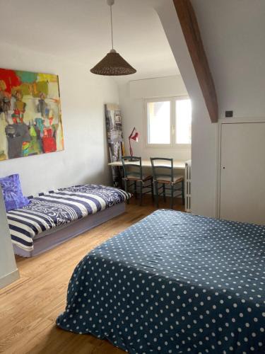 Mondeville Bed & Breakfast | Chambre spacieuse et lumineuse