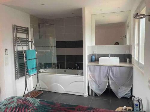 Saint-Nazaire House | Chambre tout confort