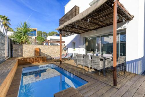 Jacou Bed & Breakfast | Chambre Villa illiade