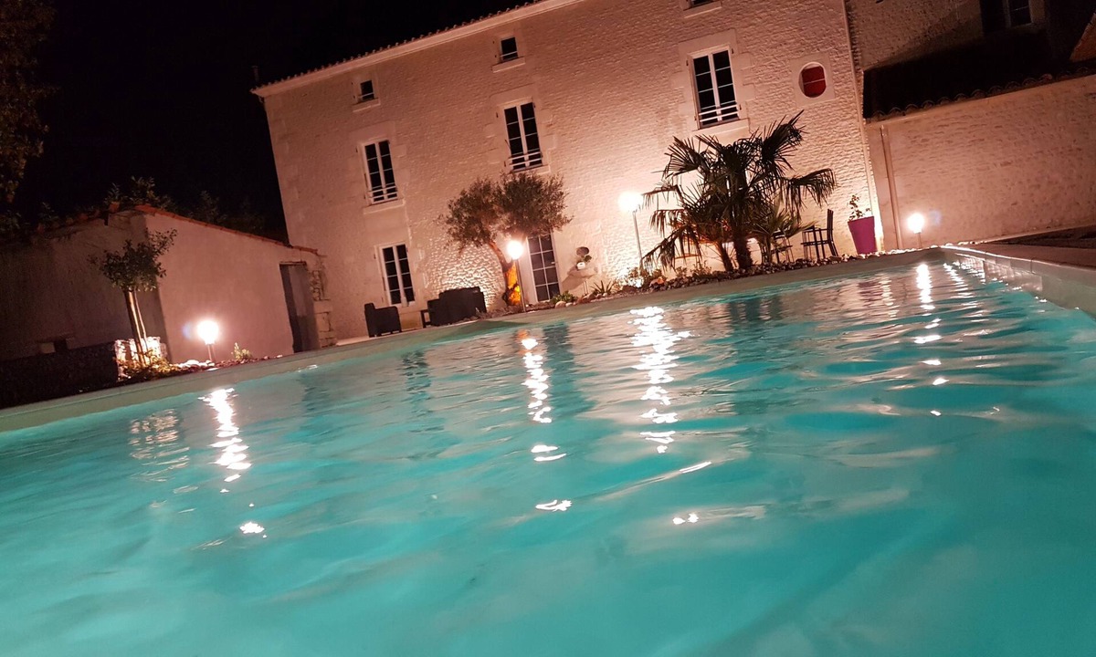 Saint-Pierre-le-Vieux Bed & Breakfast | Chambres d'Hôtes Le Marais Picotin