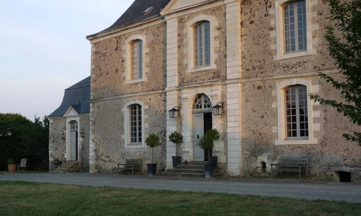 Saint-Laurent-des-Mortiers Bed & Breakfast | Chambres d'hôtes Logis de la Juquaise