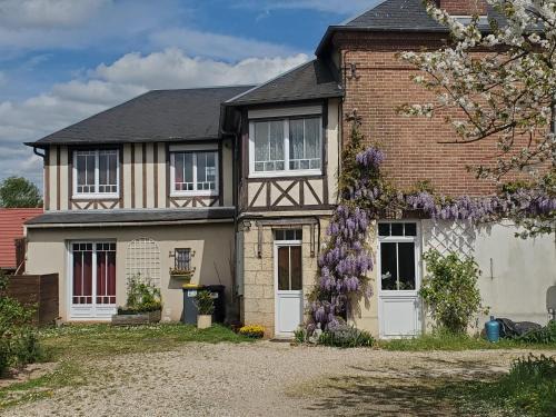 Arnieres-sur-Iton Bed & Breakfast | Chambres d'hôtes Les Glycines et petit déjeuner