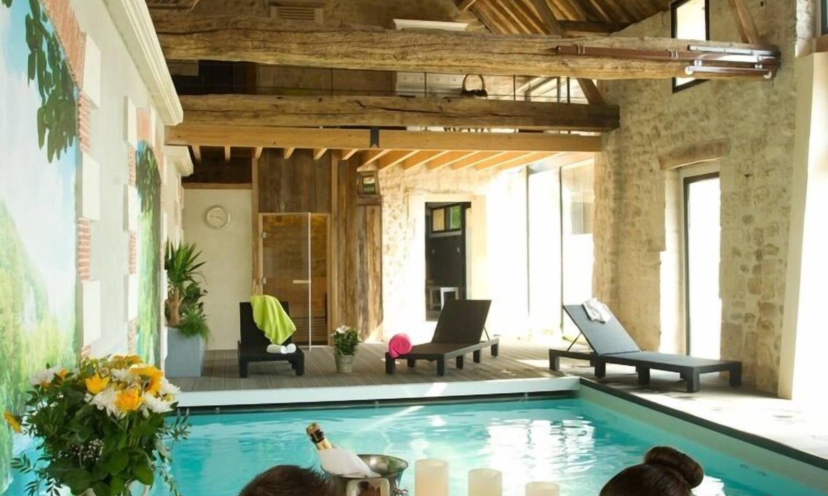 Noyant-et-Aconin Bed & Breakfast | 🌿 Chambres d'Hôtes Romance & PRIVATISED SPA : Intimate Luxury