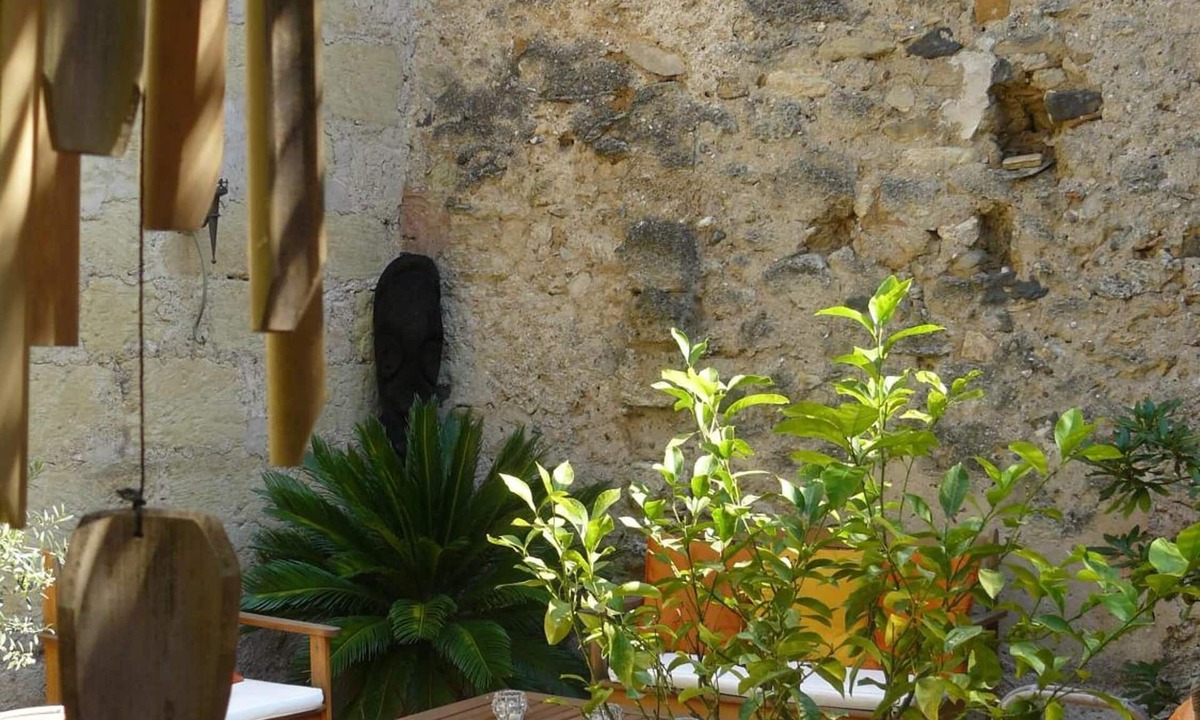 Pezenas Bed & Breakfast | Chambres d'Hôtes de Fleurus