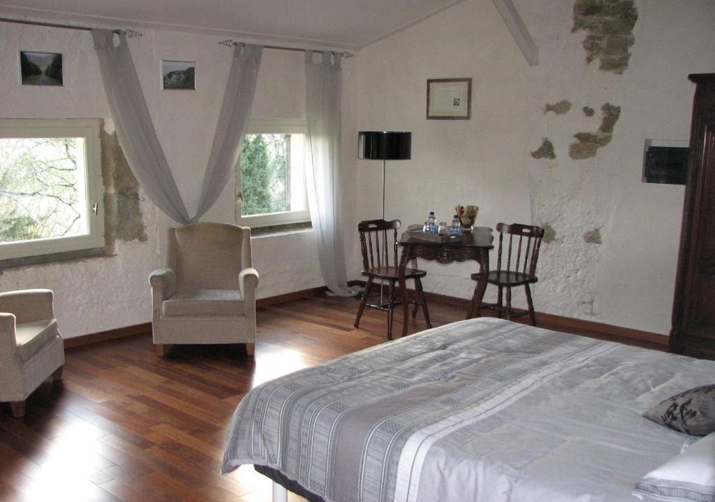 Lasbordes Bed & Breakfast | Chambres d'Hôtes Domaine Saint-Joly