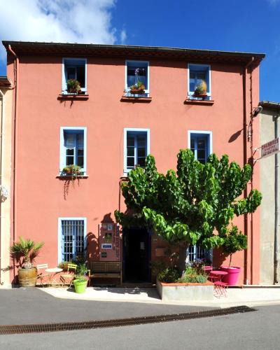 Tautavel Bed & Breakfast | Chambres d'Hôtes et Gîtes- L'Abri sous Roche