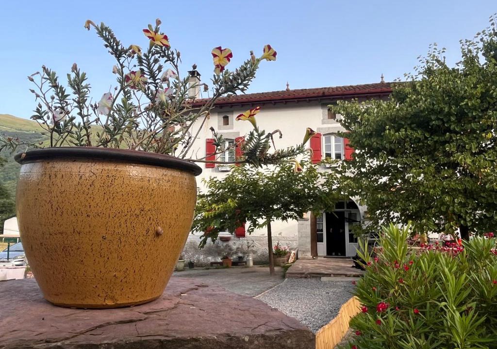 Hosta House | chambres d'hôtes Etche Iza