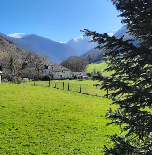 Arthez-d'Asson Bed & Breakfast | Chambres d'hôtes Ferme LAPINE