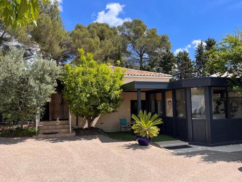 Clermont-l'Herault Bed & Breakfast | Chambres d'hôtes & Institut bien-être - Petit ParadyZen