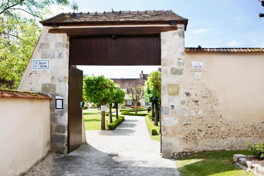 Houx Bed & Breakfast | Chambres d'hôtes La Bergerie de l'Aqueduc