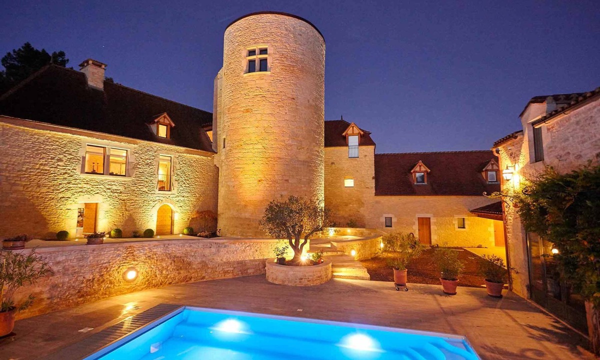 Les Arques House | Chambres d'hôtes La Tour de Ginaillac