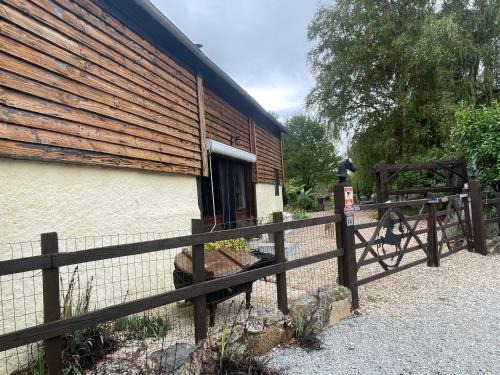 Oradour-Saint-Genest Bed & Breakfast | Chambres d'Hôtes de la forge