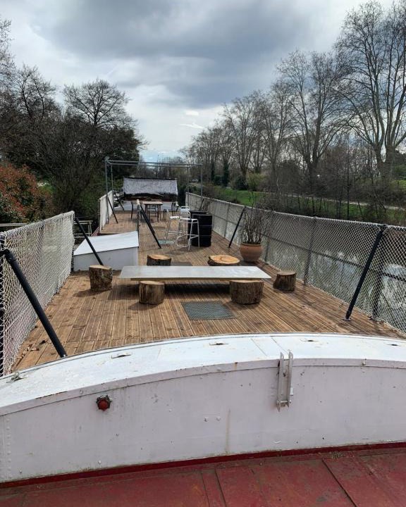 Minimes - Barriere de Paris Boat Rental | chambres dans peniche un air de vacances