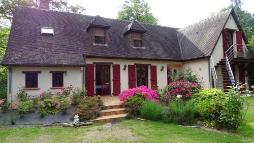 La Bazoge Bed & Breakfast | Chambres de Monthéard