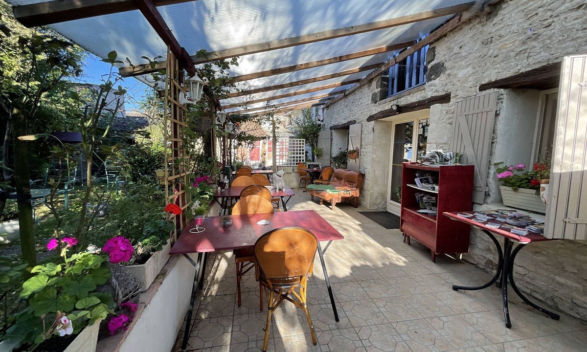 Saint-Jean-de-Sauves House | Chambres et Gîtes Les Mésanges