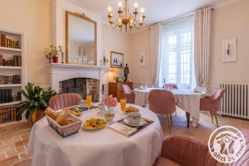 Saint-Laurent-des-Autels House | Chambres d'hôtes Le Griffon 1855