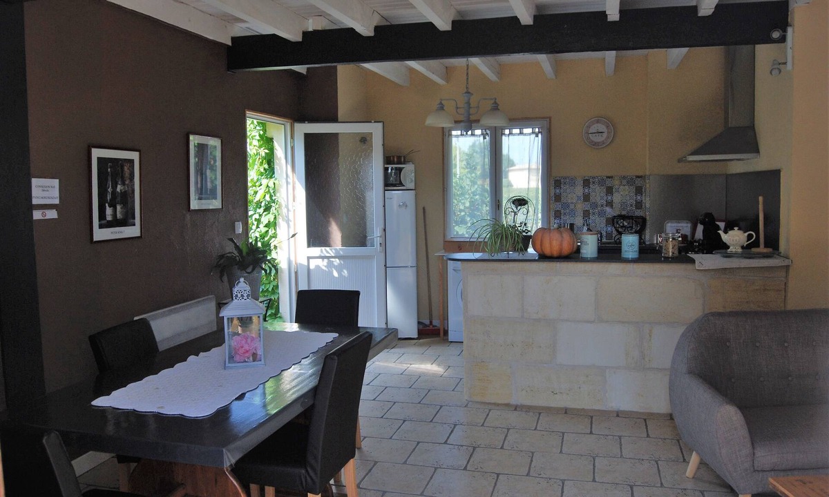 Vignonet House | Chambres Peyroutas